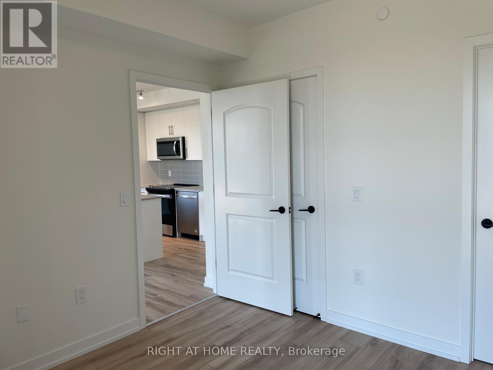 206 - 345 Wheat Boom Drive, Oakville, Ontario  L6H 7X4 - Photo 15 - W13144194