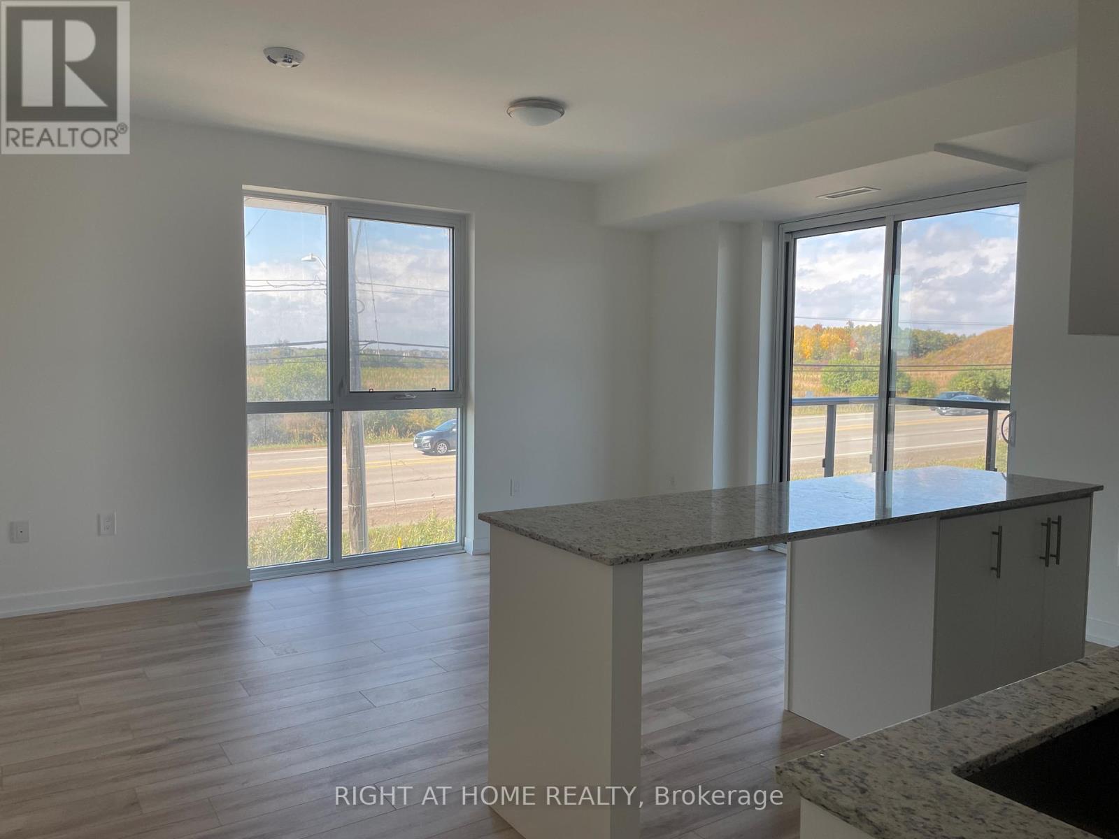 206 - 345 Wheat Boom Drive, Oakville, Ontario  L6H 7X4 - Photo 5 - W13144194