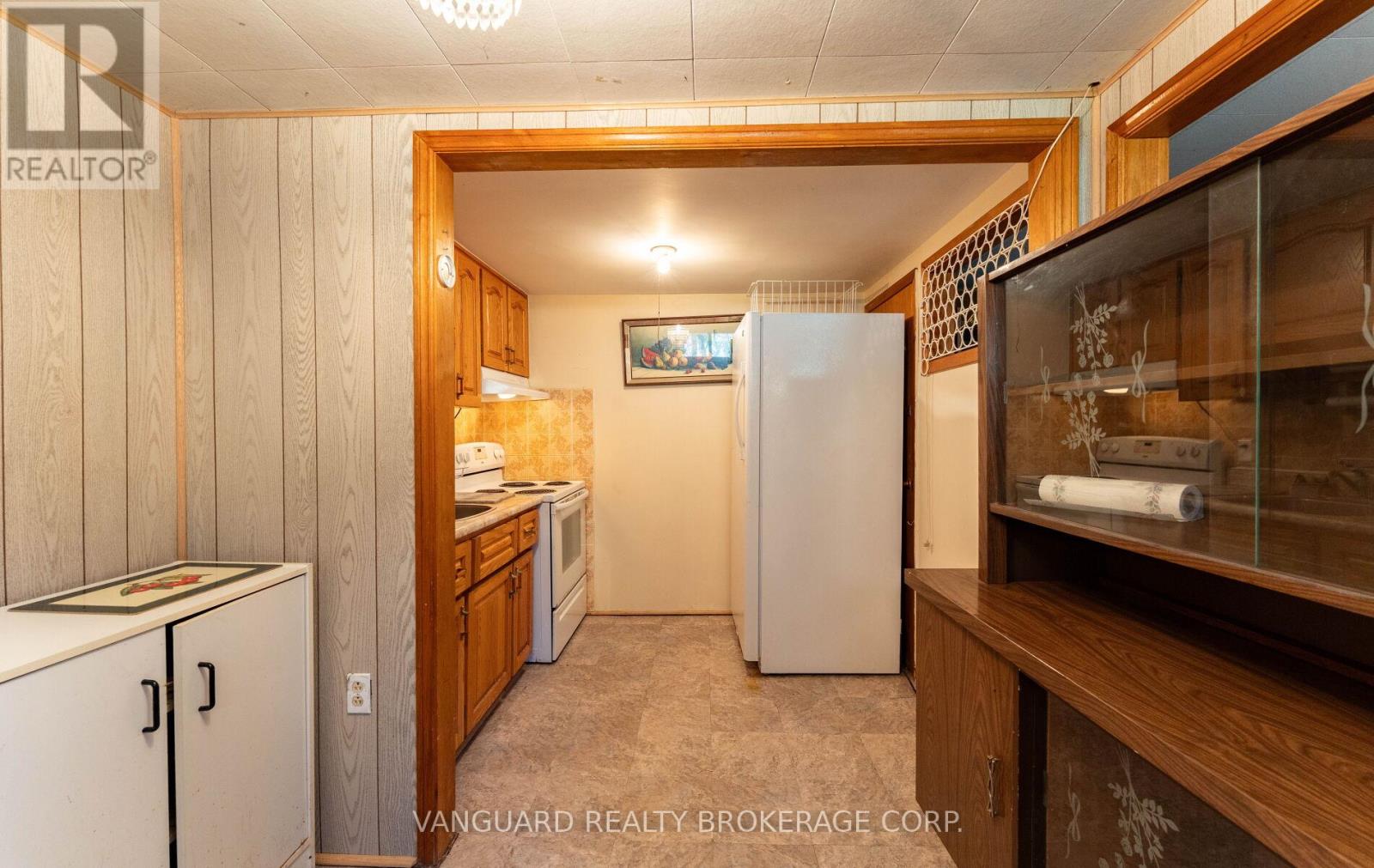 182 Dixon Road, Toronto, Ontario  M9P 2L8 - Photo 36 - W13144198