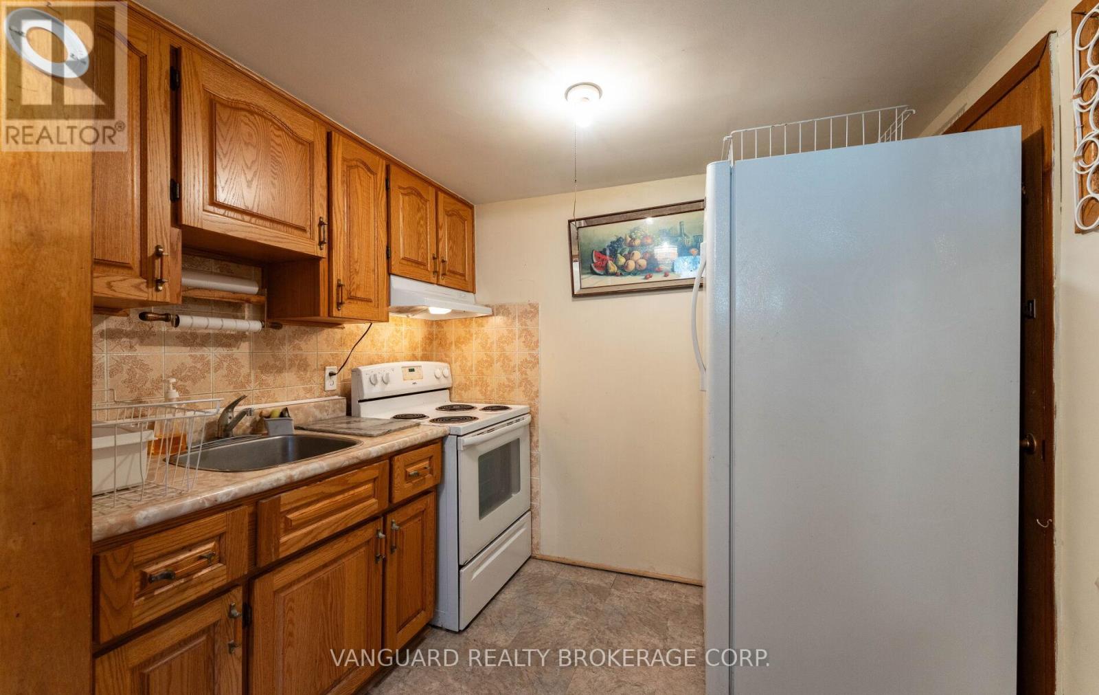 182 Dixon Road, Toronto, Ontario  M9P 2L8 - Photo 37 - W13144198