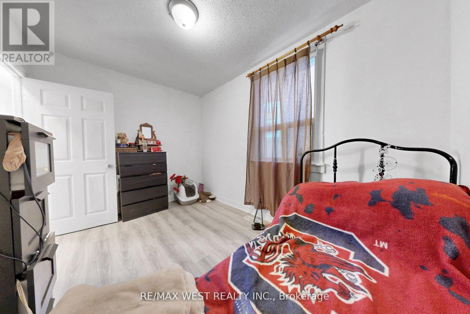 538 Mcroberts Avenue, Toronto, Ontario  M6E 4R6 - Photo 10 - W13144234