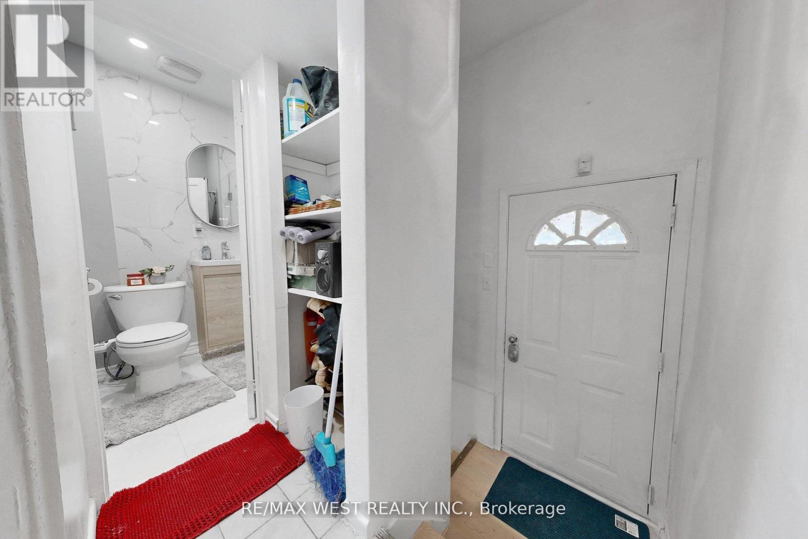 538 Mcroberts Avenue, Toronto, Ontario  M6E 4R6 - Photo 15 - W13144234