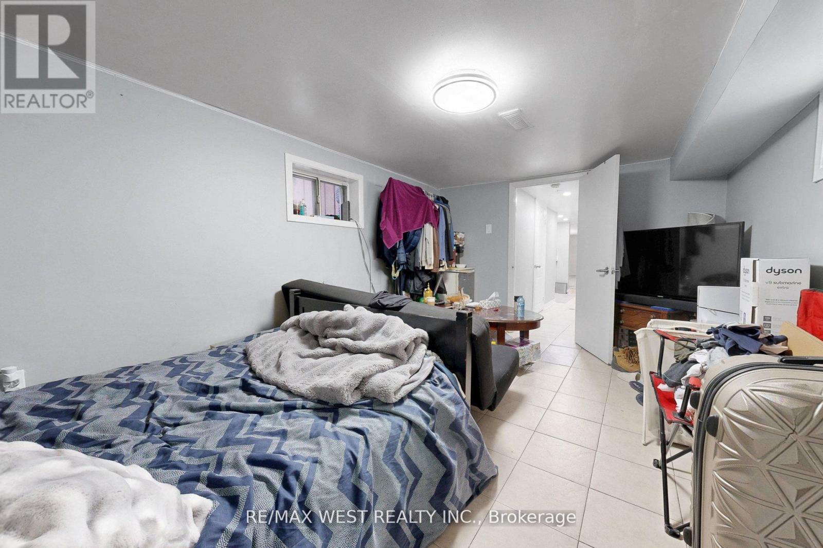 538 Mcroberts Avenue, Toronto, Ontario  M6E 4R6 - Photo 25 - W13144234