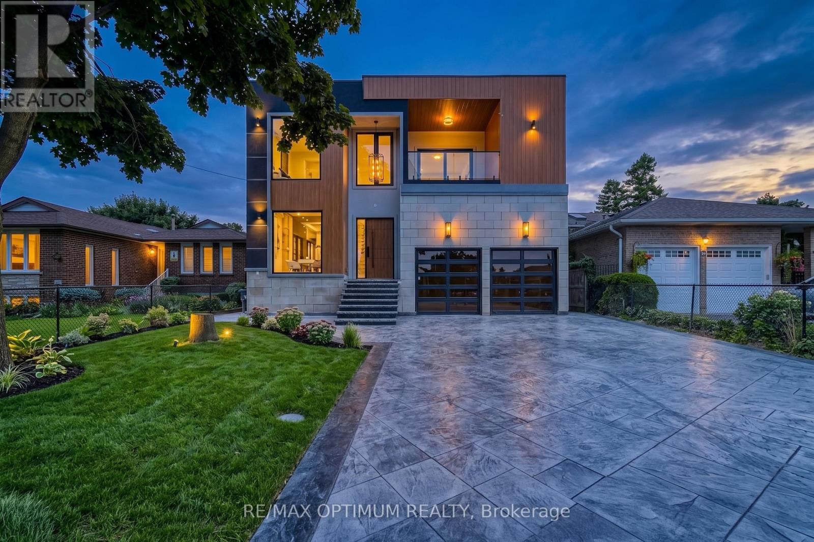 47 MOORE STREET, Brampton, Ontario