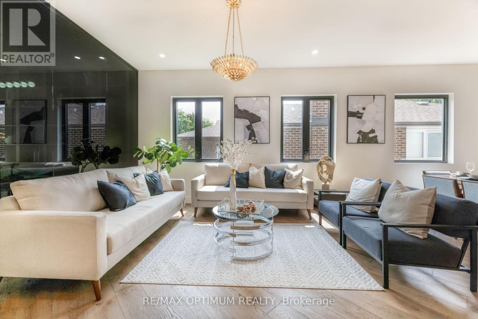 47 Moore Street, Brampton, Ontario  L6X 1V2 - Photo 4 - W13144252