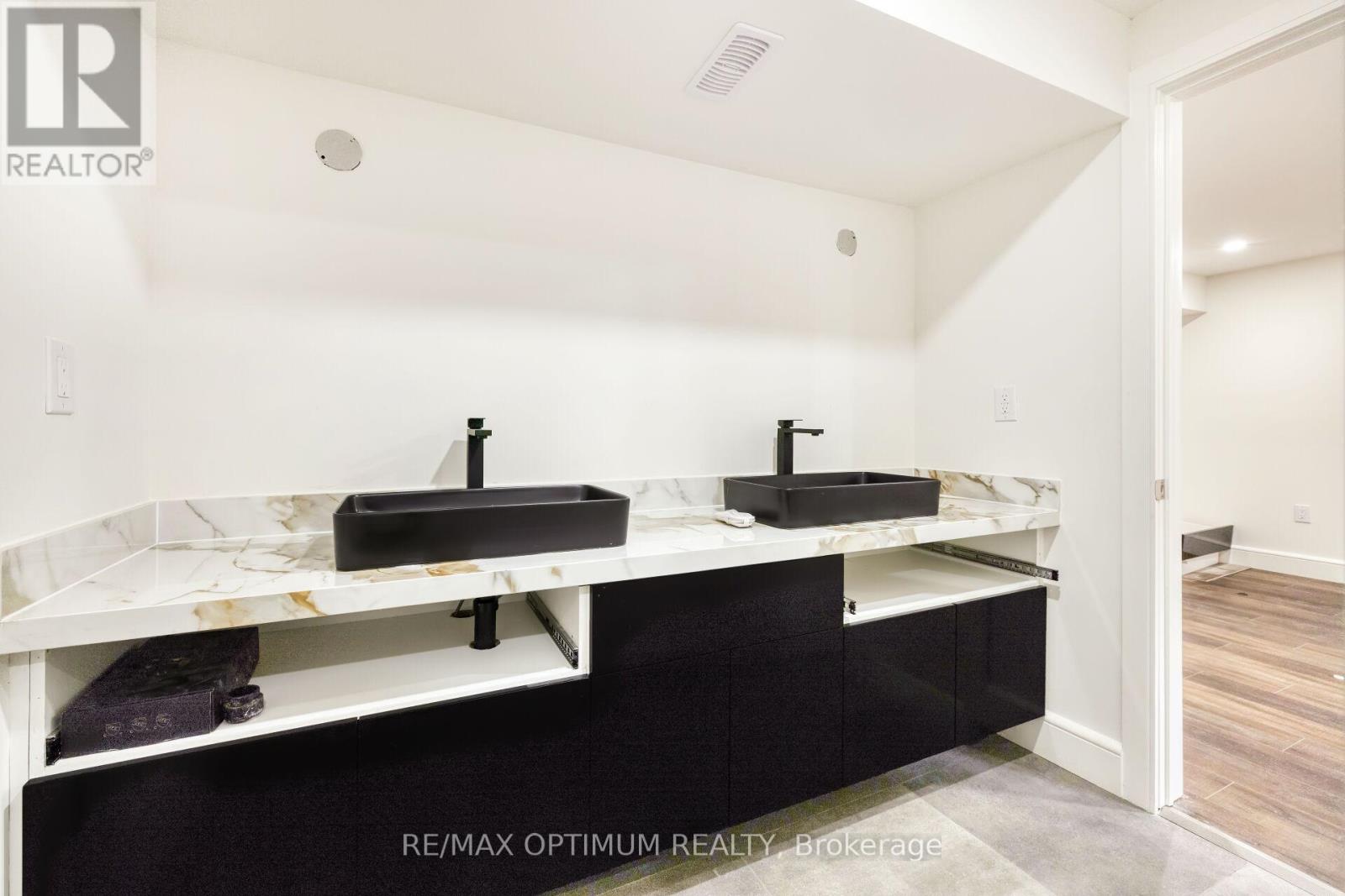 47 Moore Street, Brampton, Ontario  L6X 1V2 - Photo 46 - W13144252