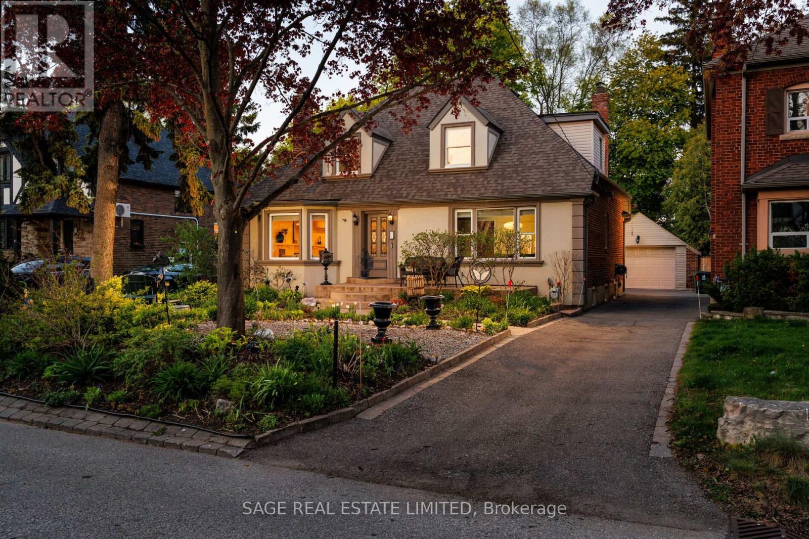 25 CLIVEDEN AVENUE, Toronto, Ontario