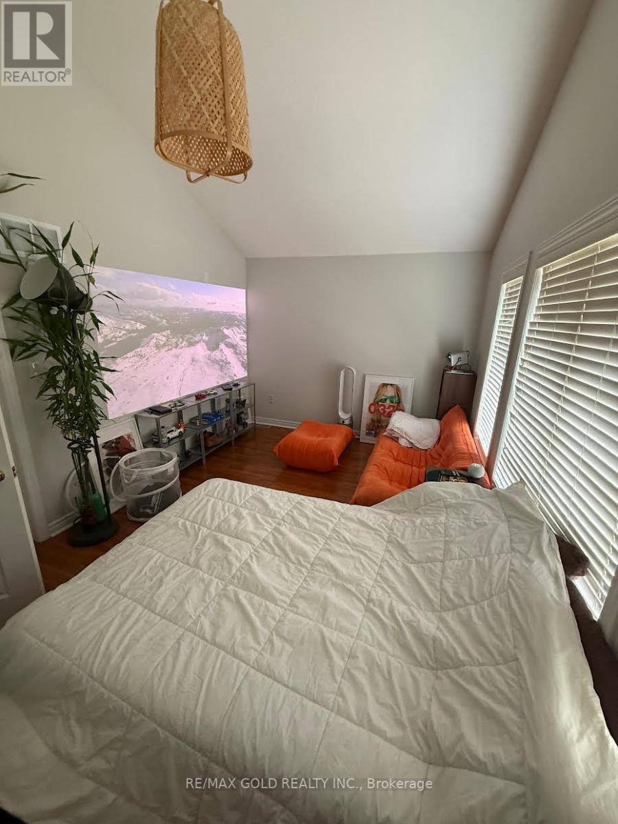 60 Swales Crescent, Brampton, Ontario  L6R 0H7 - Photo 13 - W13144348
