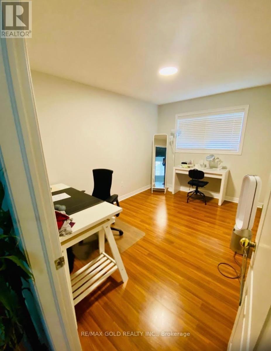 60 Swales Crescent, Brampton, Ontario  L6R 0H7 - Photo 6 - W13144348