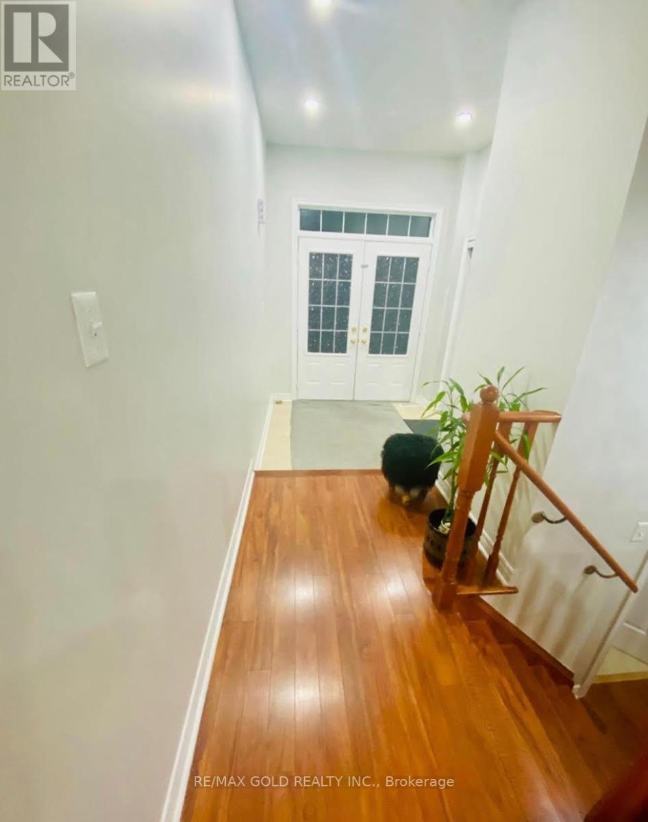 60 Swales Crescent, Brampton, Ontario  L6R 0H7 - Photo 7 - W13144348