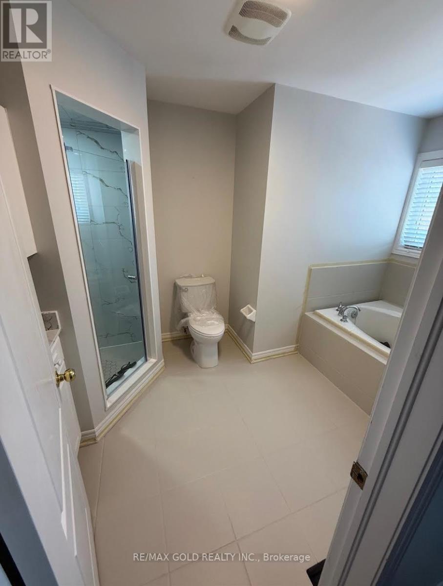 60 Swales Crescent, Brampton, Ontario  L6R 0H7 - Photo 8 - W13144348