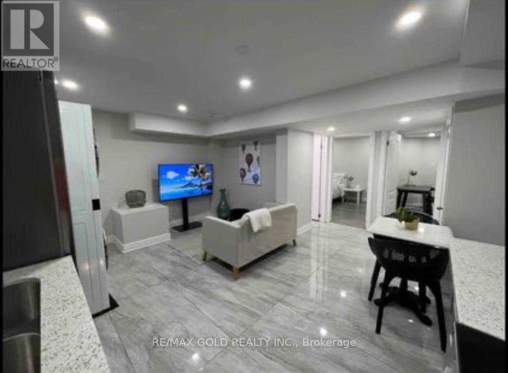 60 Swales Crescent, Brampton, Ontario  L6R 0H7 - Photo 9 - W13144348