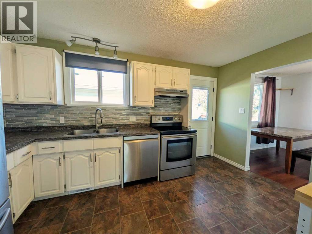 26 Sunset Drive, Spirit River, Alberta  T0H 3G0 - Photo 8 - A2312456