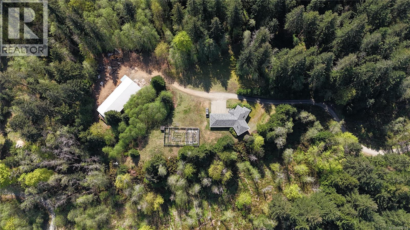 <div class="slider-price">$2,200,000</div><p>4901 Argonaut Rd, Campbell River, British Columbia</p>