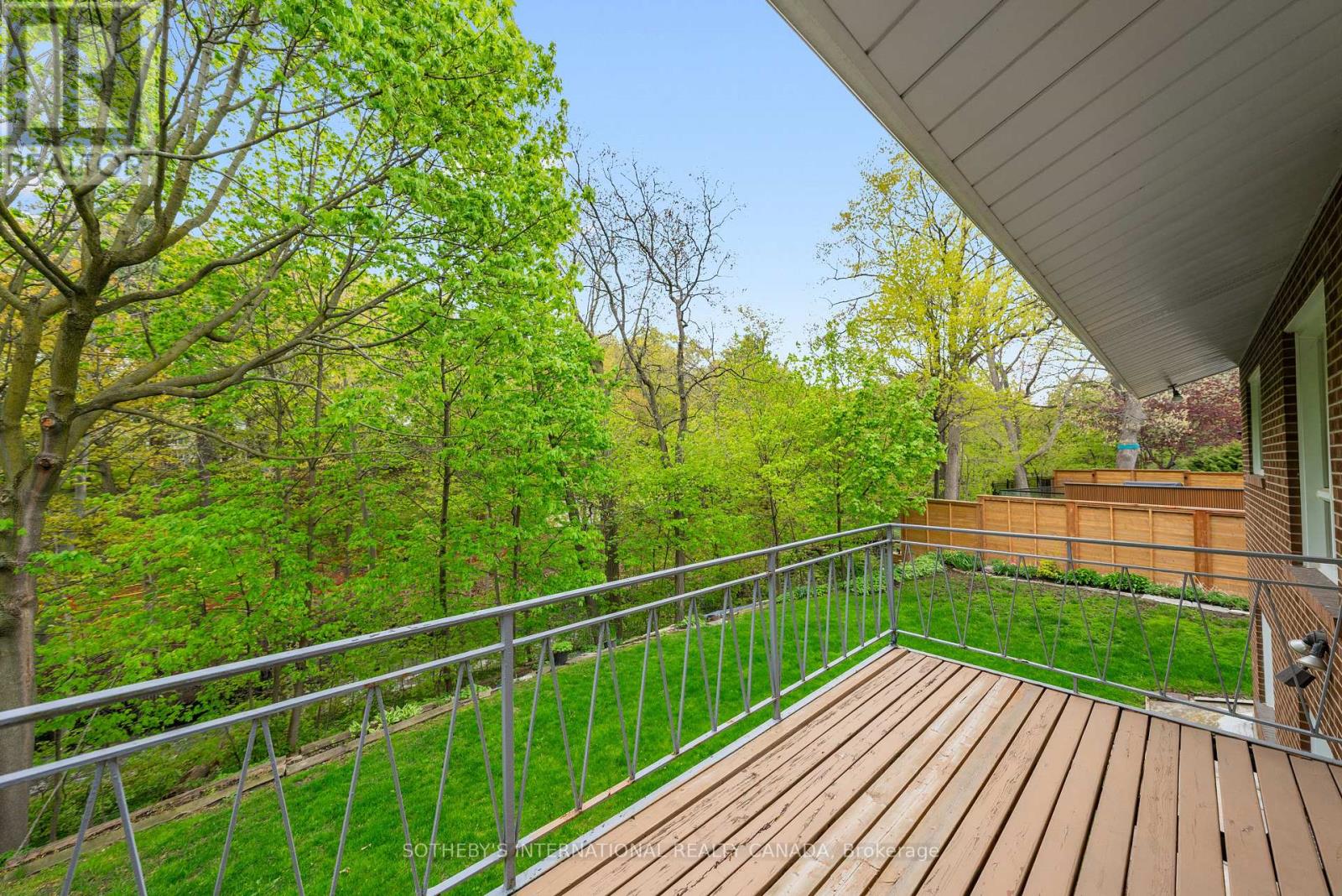 15 Saxony Crescent, Toronto, Ontario  M9P 1S2 - Photo 32 - W13143260