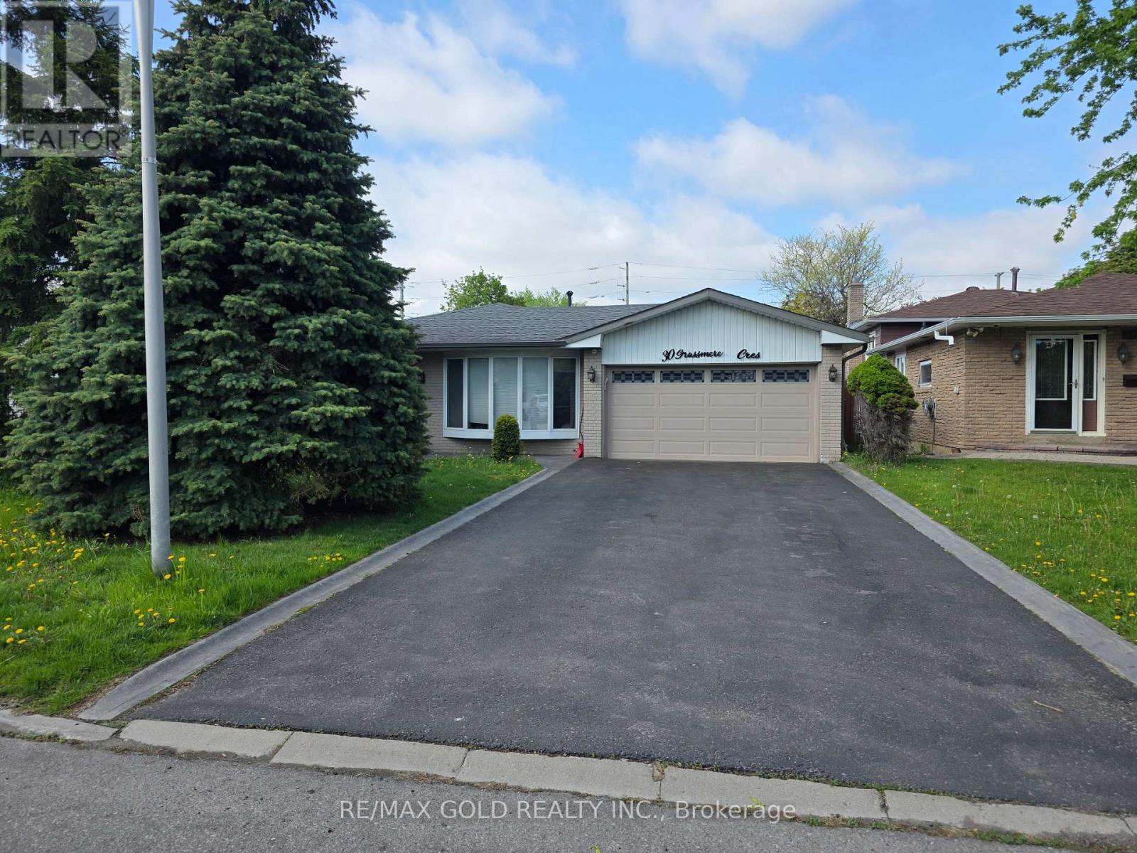 30 GRASSMERE CRESCENT, Brampton, Ontario