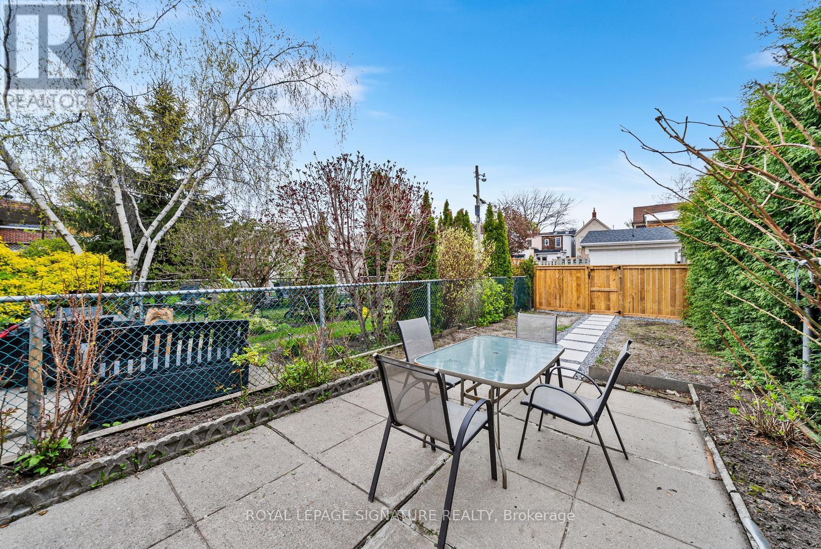 387 Bartlett Avenue N, Toronto, Ontario  M6H 3G8 - Photo 13 - W13143548