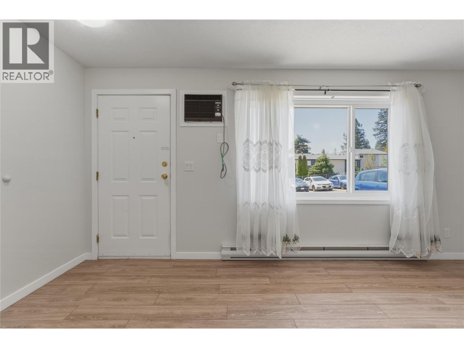 4202 Alexis Park Drive Unit# 105, Vernon, British Columbia  V1T 6H3 - Photo 2 - 10386575
