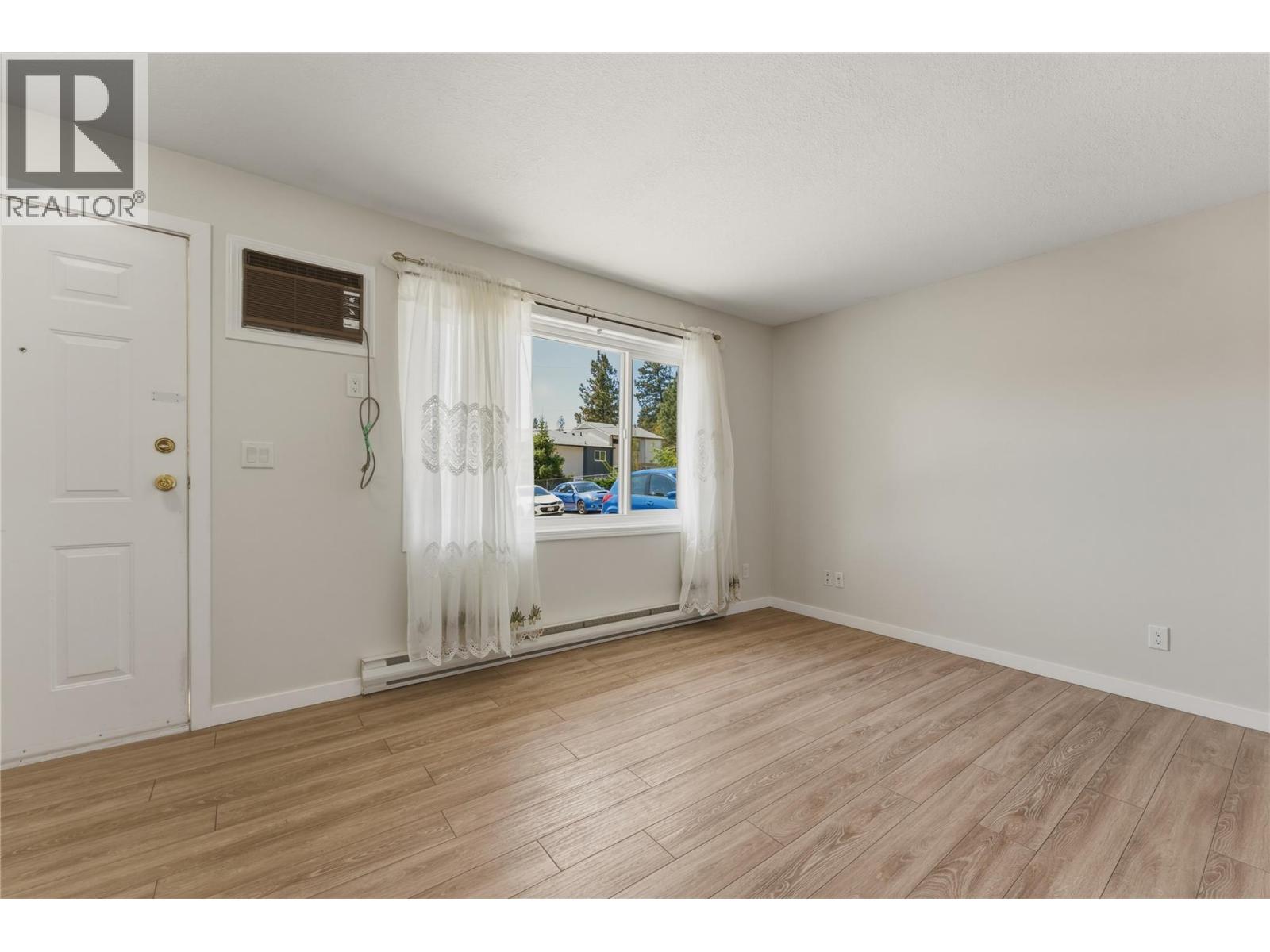 4202 Alexis Park Drive Unit# 105, Vernon, British Columbia  V1T 6H3 - Photo 3 - 10386575
