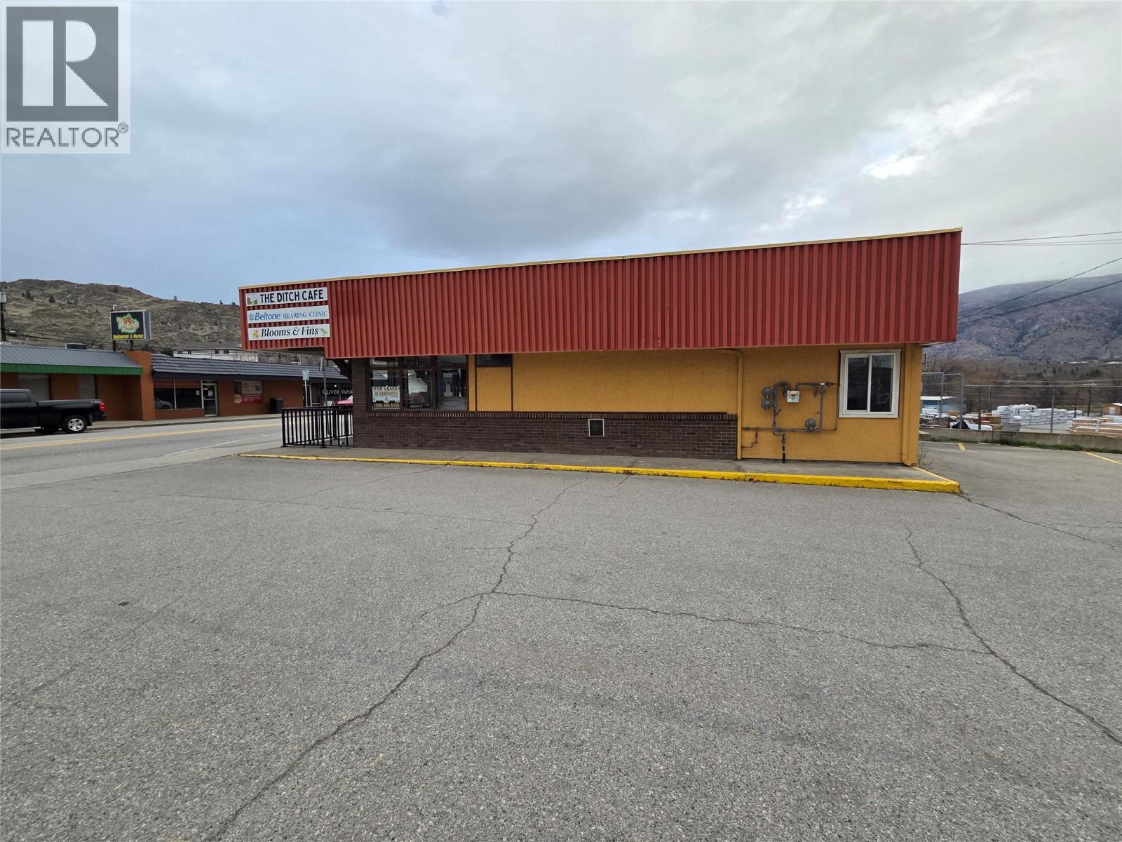 6037 Main Street, Oliver, British Columbia  V0H 1T0 - Photo 5 - 10386795