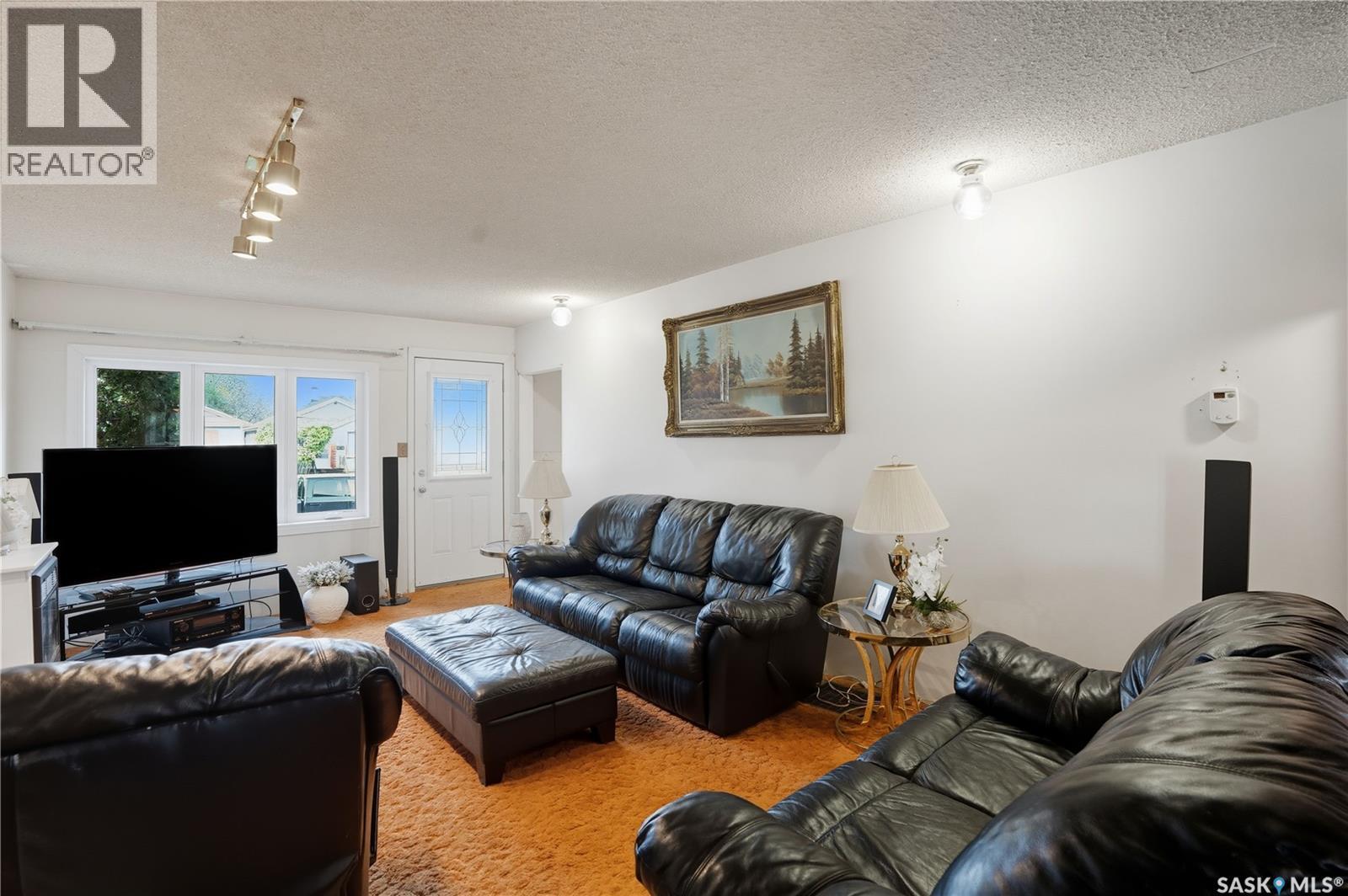 2425 Edgar Street, Regina, Saskatchewan  S4N 3L4 - Photo 5 - SK036390