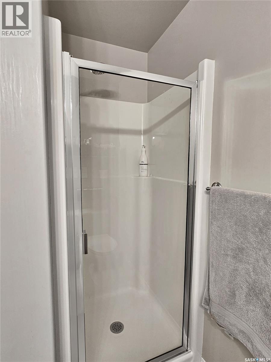 952 Glenview Cove, Martensville, Saskatchewan  S0K 0A2 - Photo 16 - SK036389