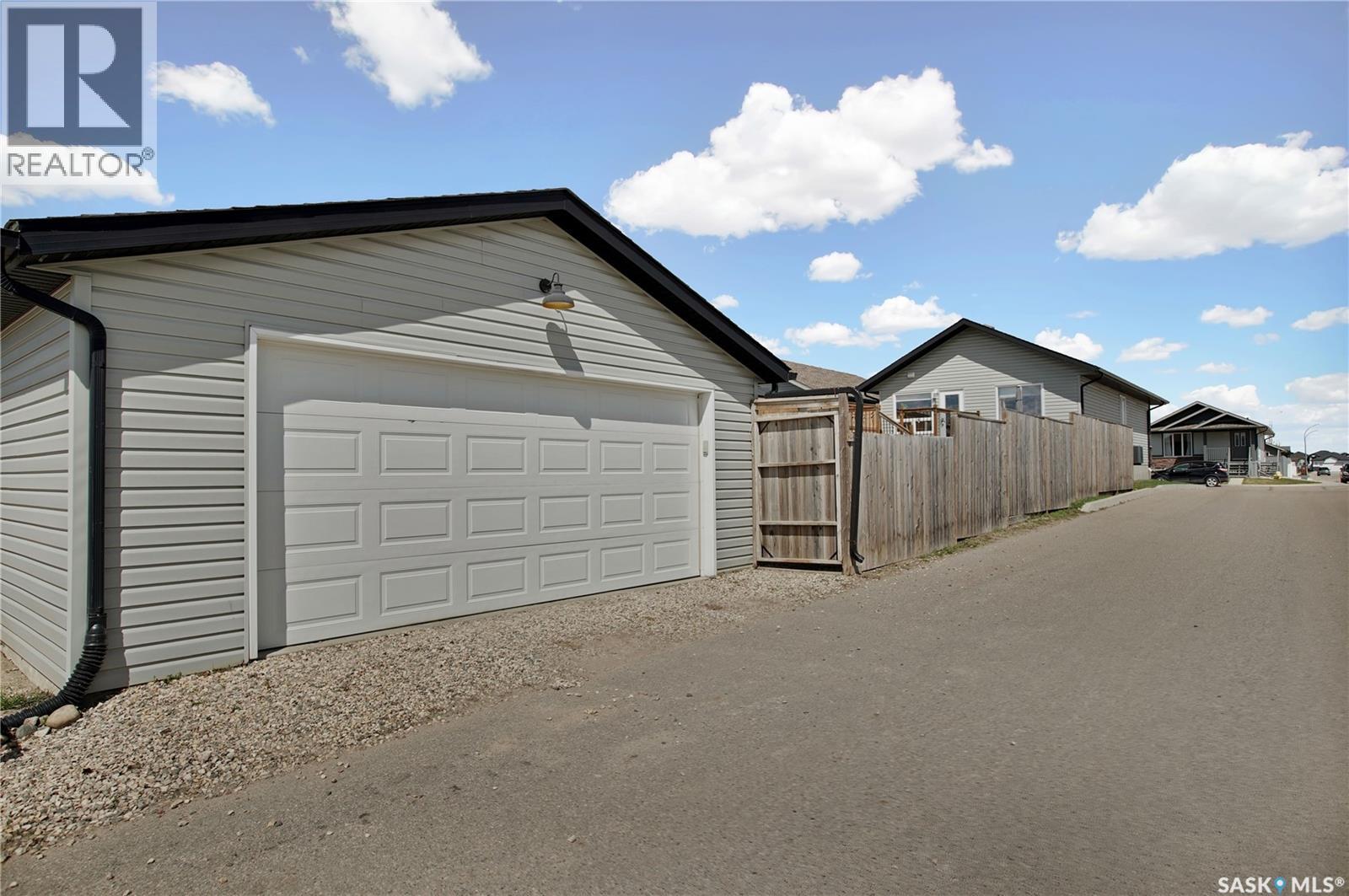 952 Glenview Cove, Martensville, Saskatchewan  S0K 0A2 - Photo 32 - SK036389