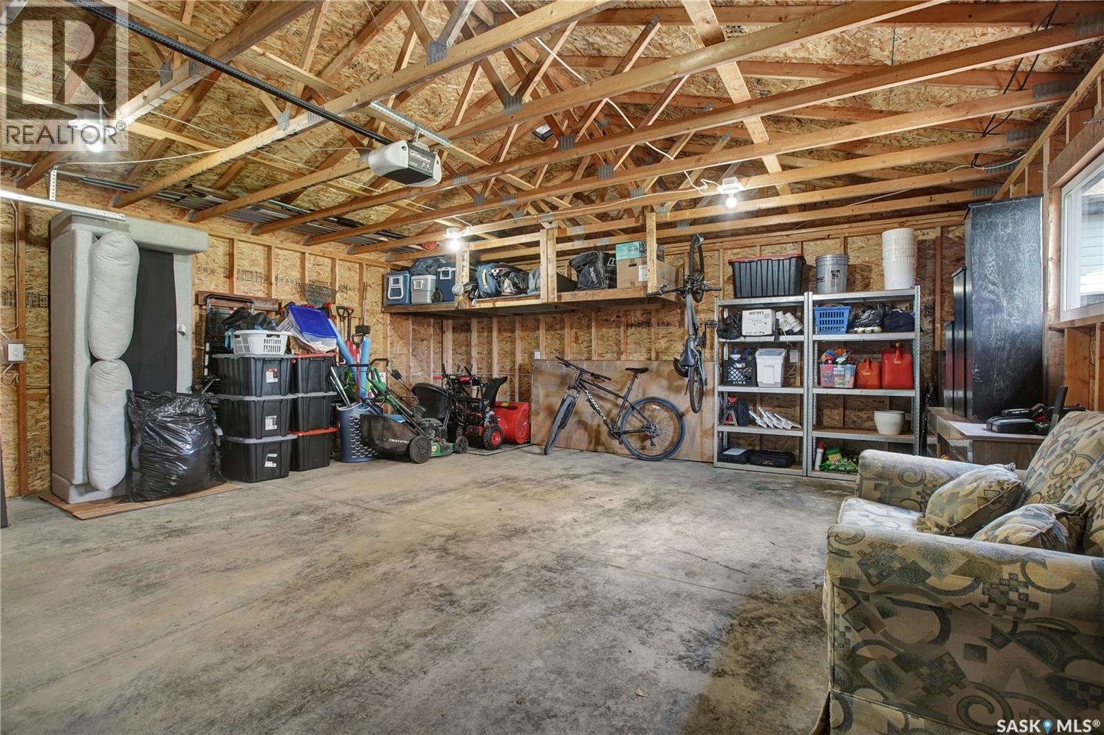 952 Glenview Cove, Martensville, Saskatchewan  S0K 0A2 - Photo 33 - SK036389