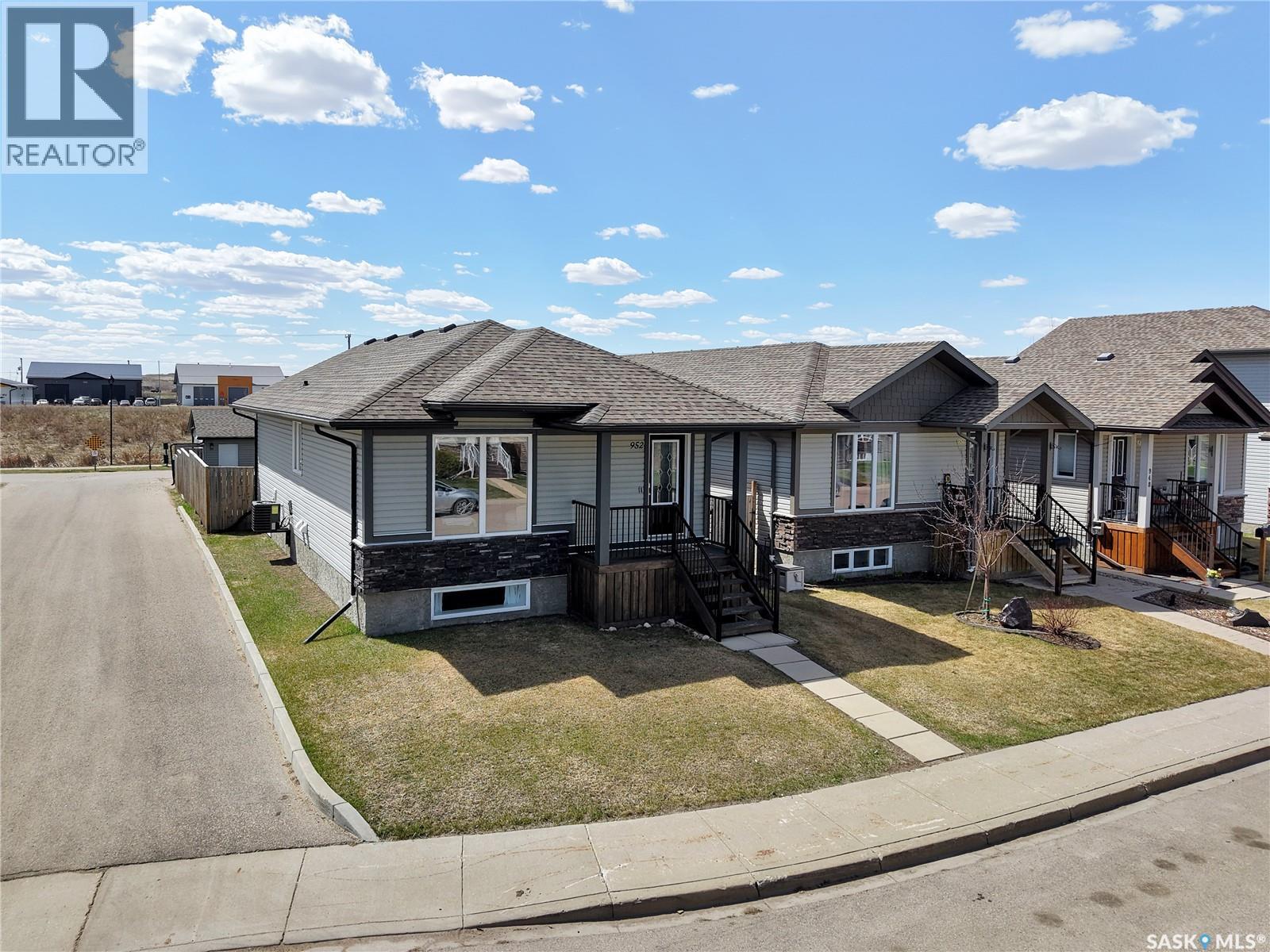 952 Glenview Cove, Martensville, Saskatchewan  S0K 0A2 - Photo 35 - SK036389