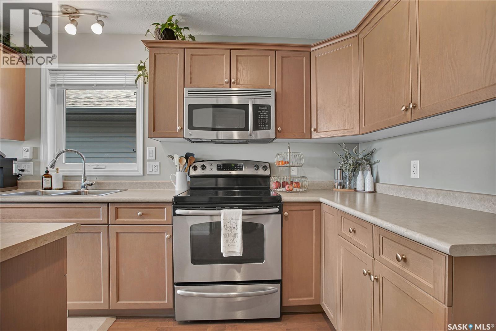 952 Glenview Cove, Martensville, Saskatchewan  S0K 0A2 - Photo 9 - SK036389