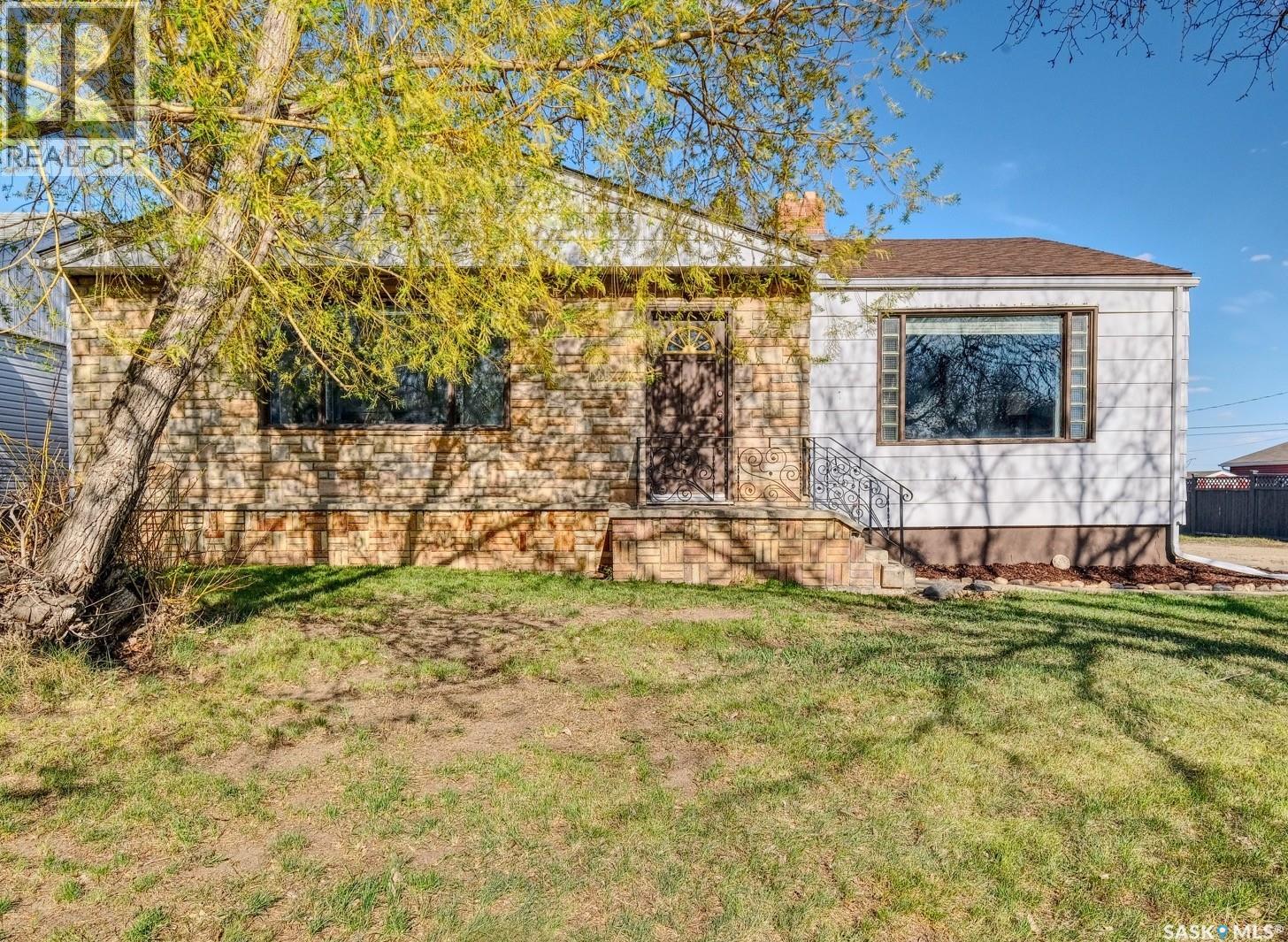 304 Young STREET, Rosetown, Saskatchewan