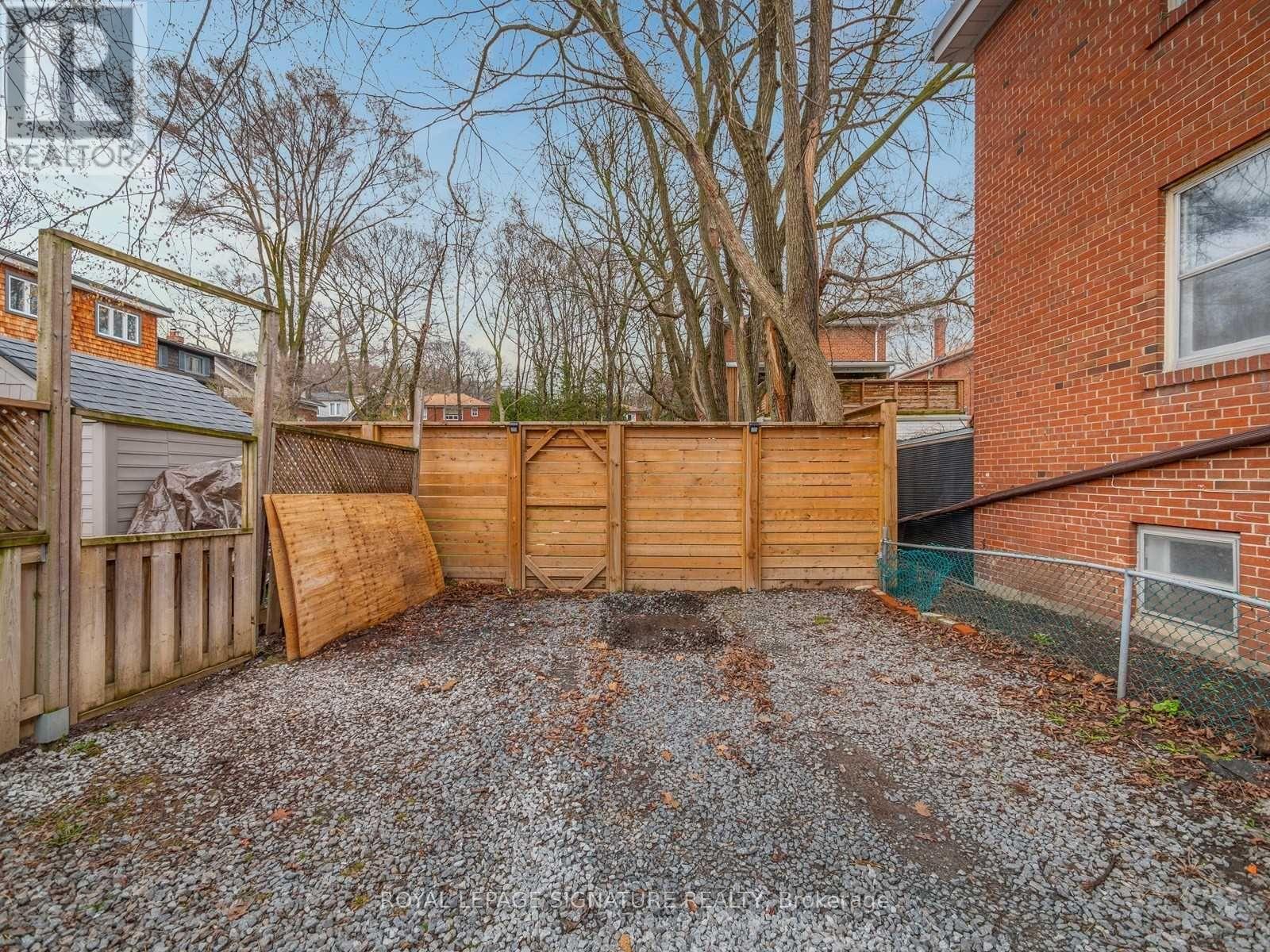 117 Burgess Avenue, Toronto, Ontario  M4E 1X3 - Photo 39 - E13143644