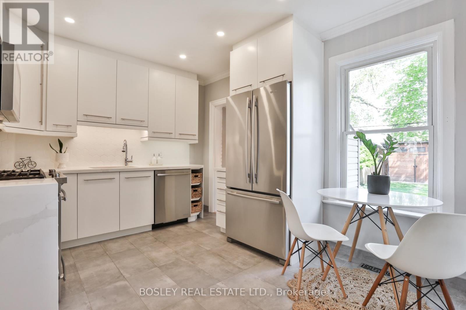 636 Glebeholme Boulevard, Toronto, Ontario  M4C 1V6 - Photo 15 - E13143960