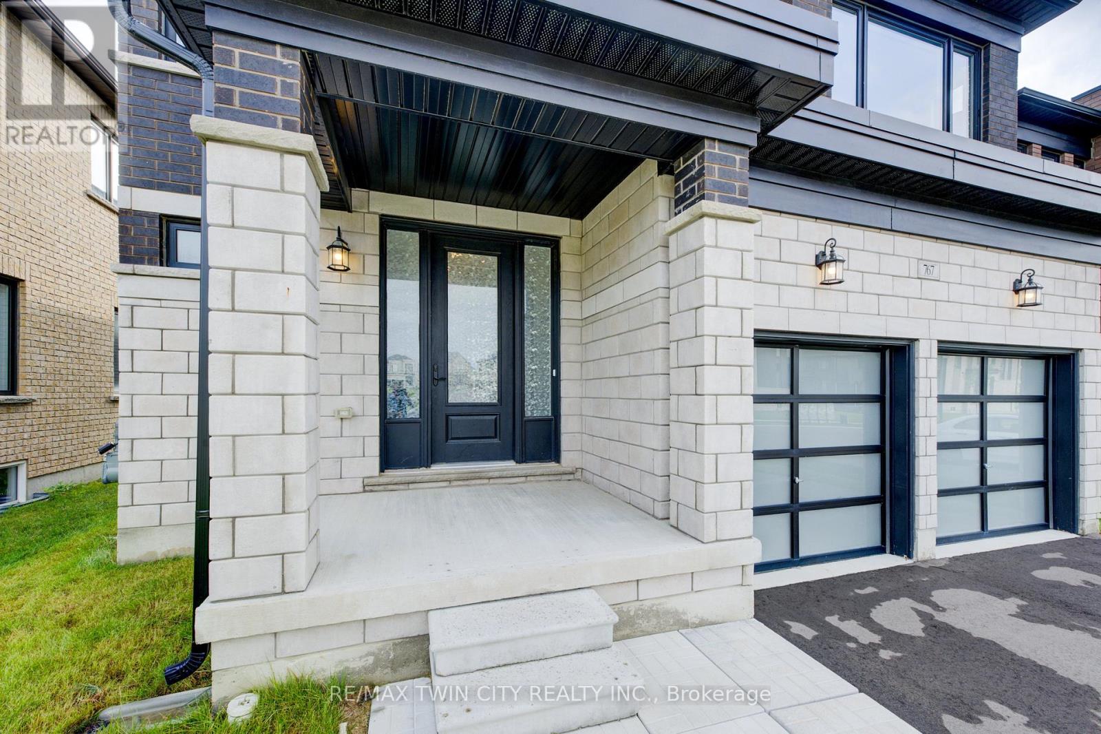 767 Queenston Boulevard, Woodstock, Ontario  N4T 0T1 - Photo 2 - X13144088