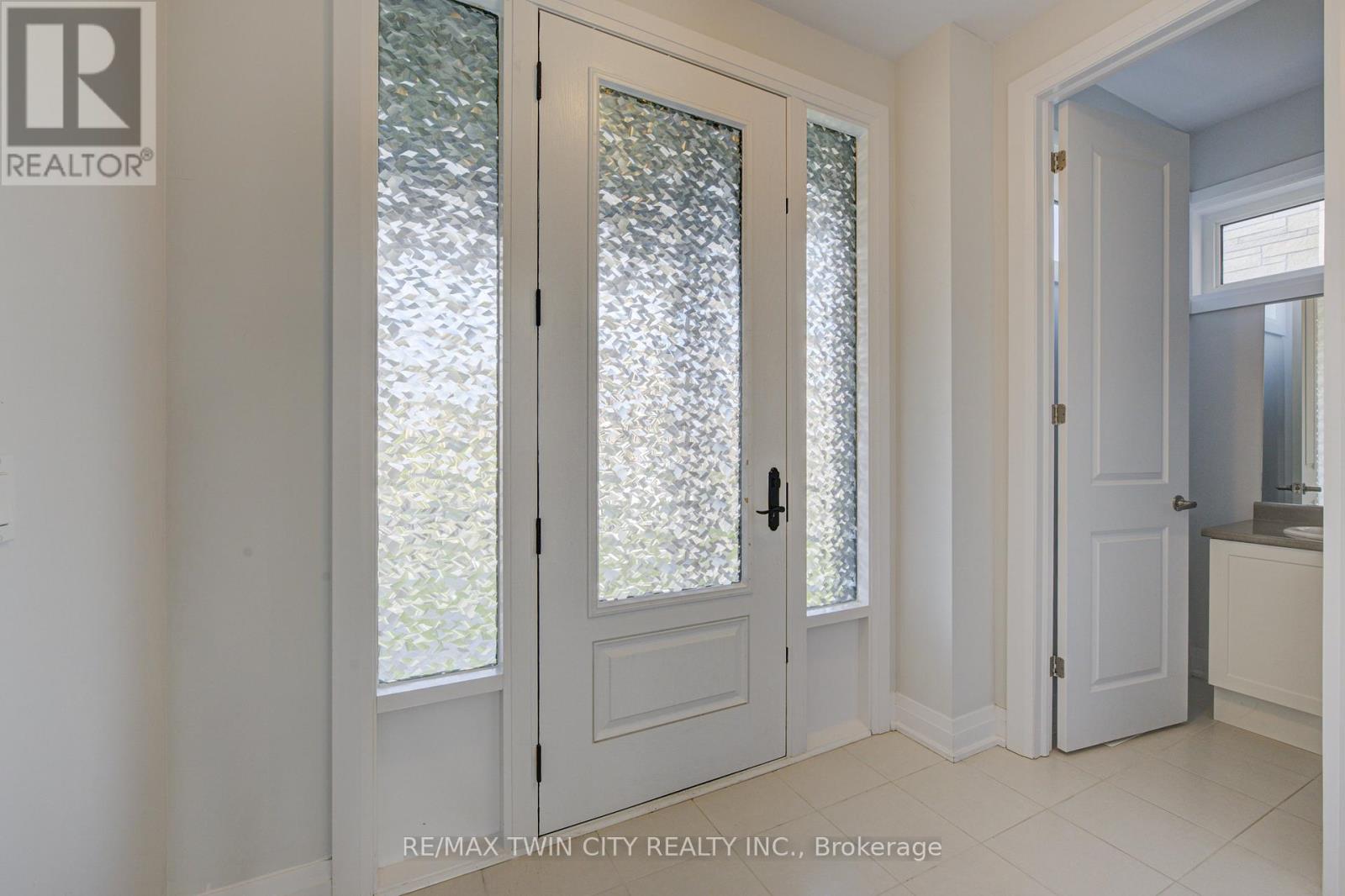 767 Queenston Boulevard, Woodstock, Ontario  N4T 0T1 - Photo 4 - X13144088