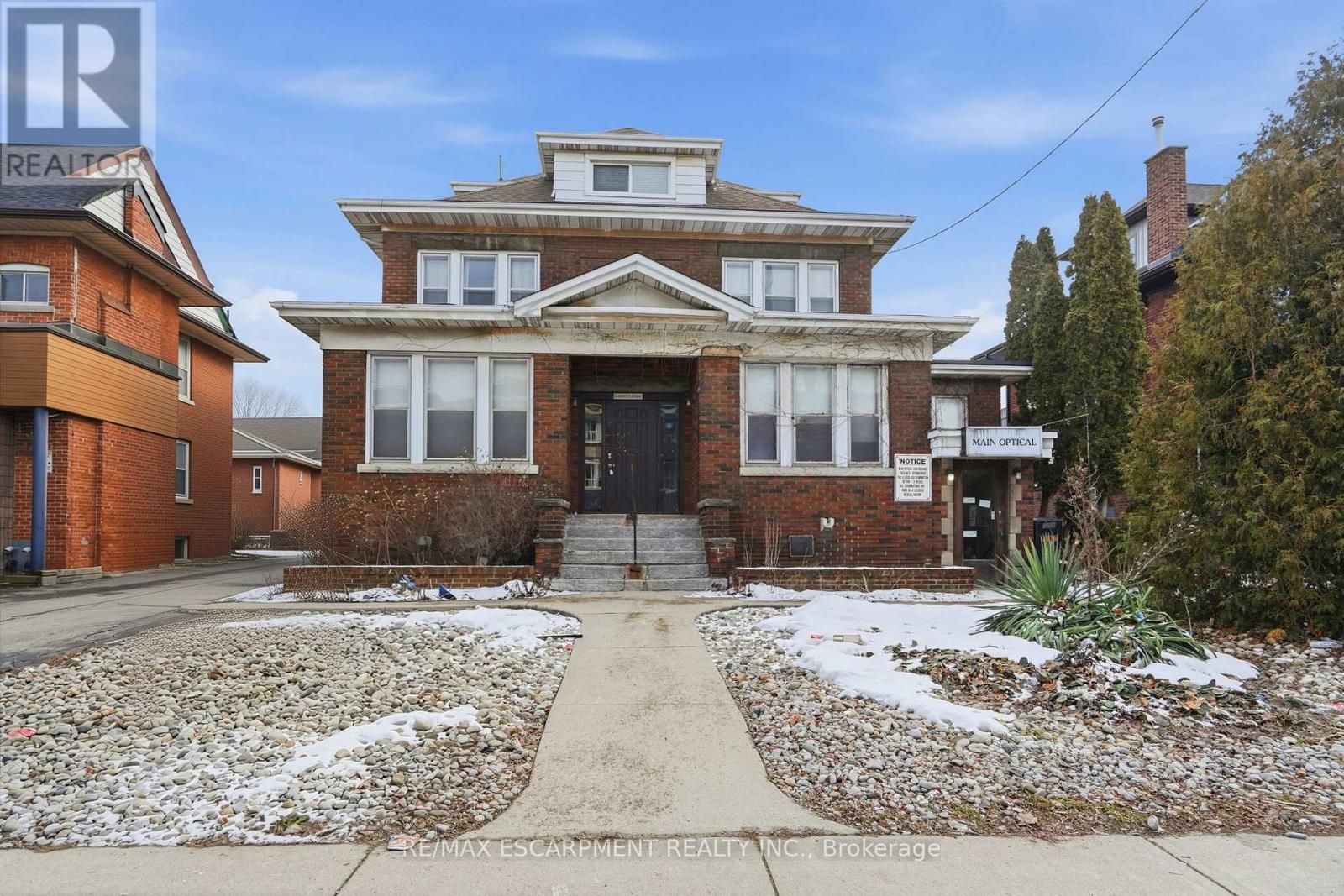 826 Main Street E, Hamilton, Ontario L8M 1L6 - Photo 1 - X13144102