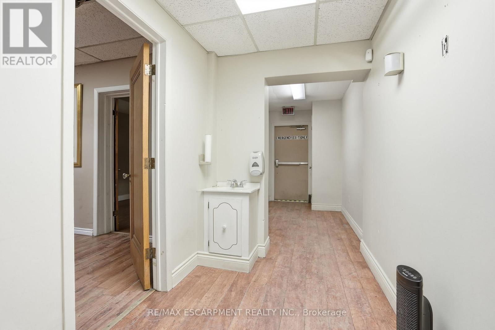 826 Main Street E, Hamilton, Ontario L8M 1L6 - Photo 17 - X13144102