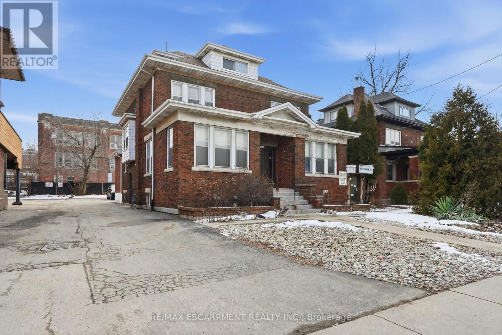 826 Main Street E, Hamilton, Ontario L8M 1L6 - Photo 2 - X13144102