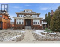 826 MAIN STREET E, Hamilton, Ontario