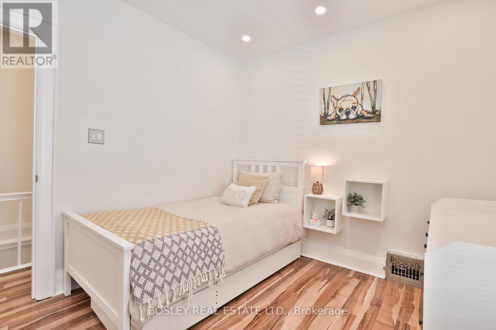 636 Glebeholme Boulevard, Toronto, Ontario  M4C 1V6 - Photo 25 - E13143960