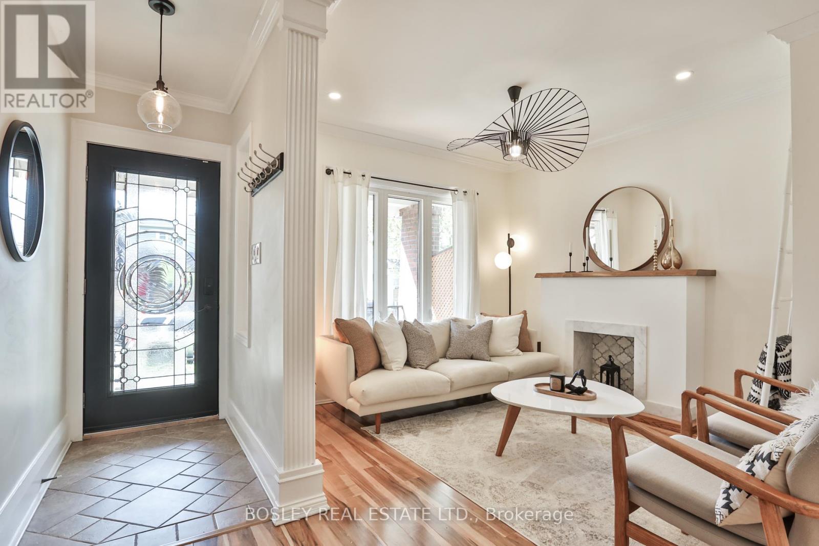 636 Glebeholme Boulevard, Toronto, Ontario  M4C 1V6 - Photo 5 - E13143960