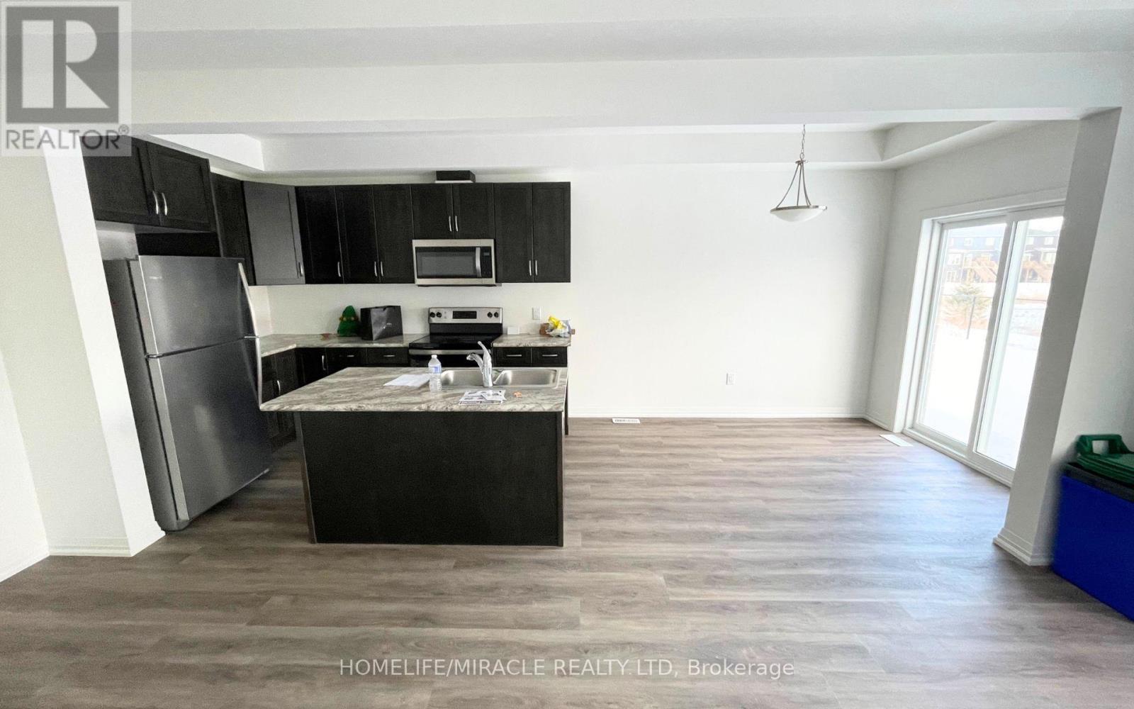 79 Alicia Crescent, Thorold, Ontario  L2V 0M1 - Photo 3 - X13144212
