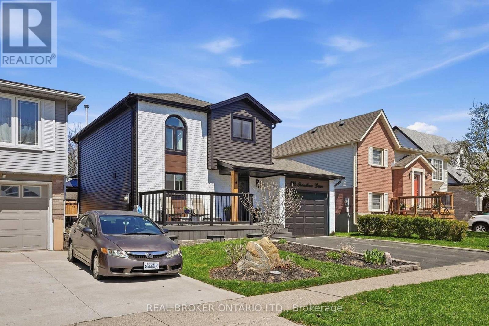 102 Ironstone Drive, Cambridge, Ontario  N1P 1A4 - Photo 3 - X13144286