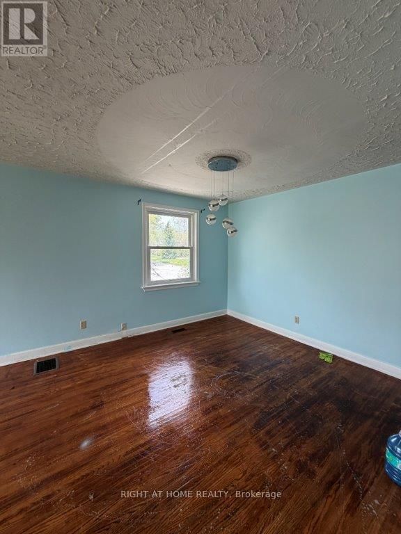 834 Downie Street, Peterborough, Ontario K9H 4L3 - Photo 2 - X13144380
