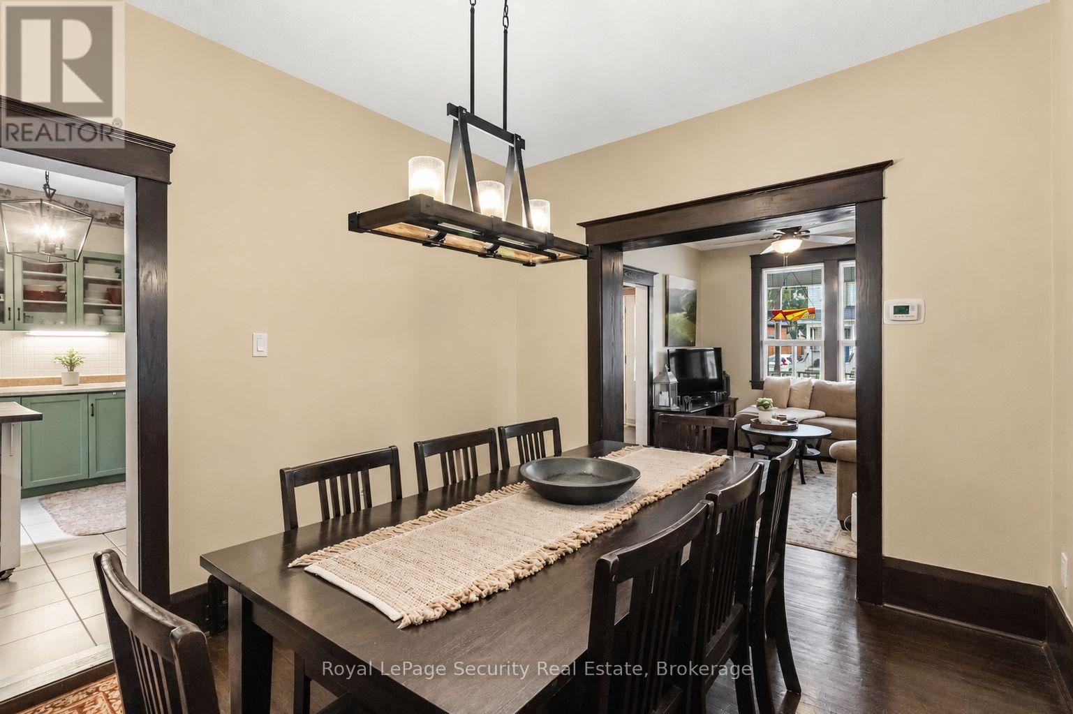 27 Holley Avenue, Toronto, Ontario  M9N 2C4 - Photo 10 - W13142928