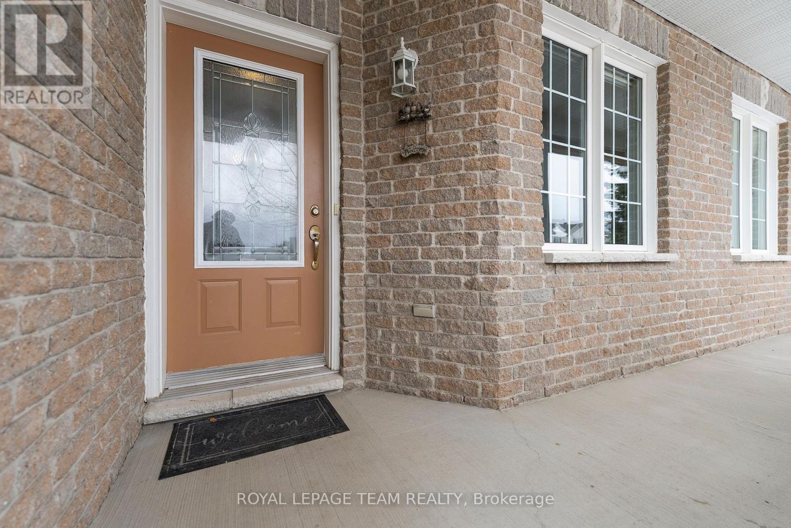 56 Frieday Street, Arnprior, Ontario  K7S 0A6 - Photo 7 - X12809218