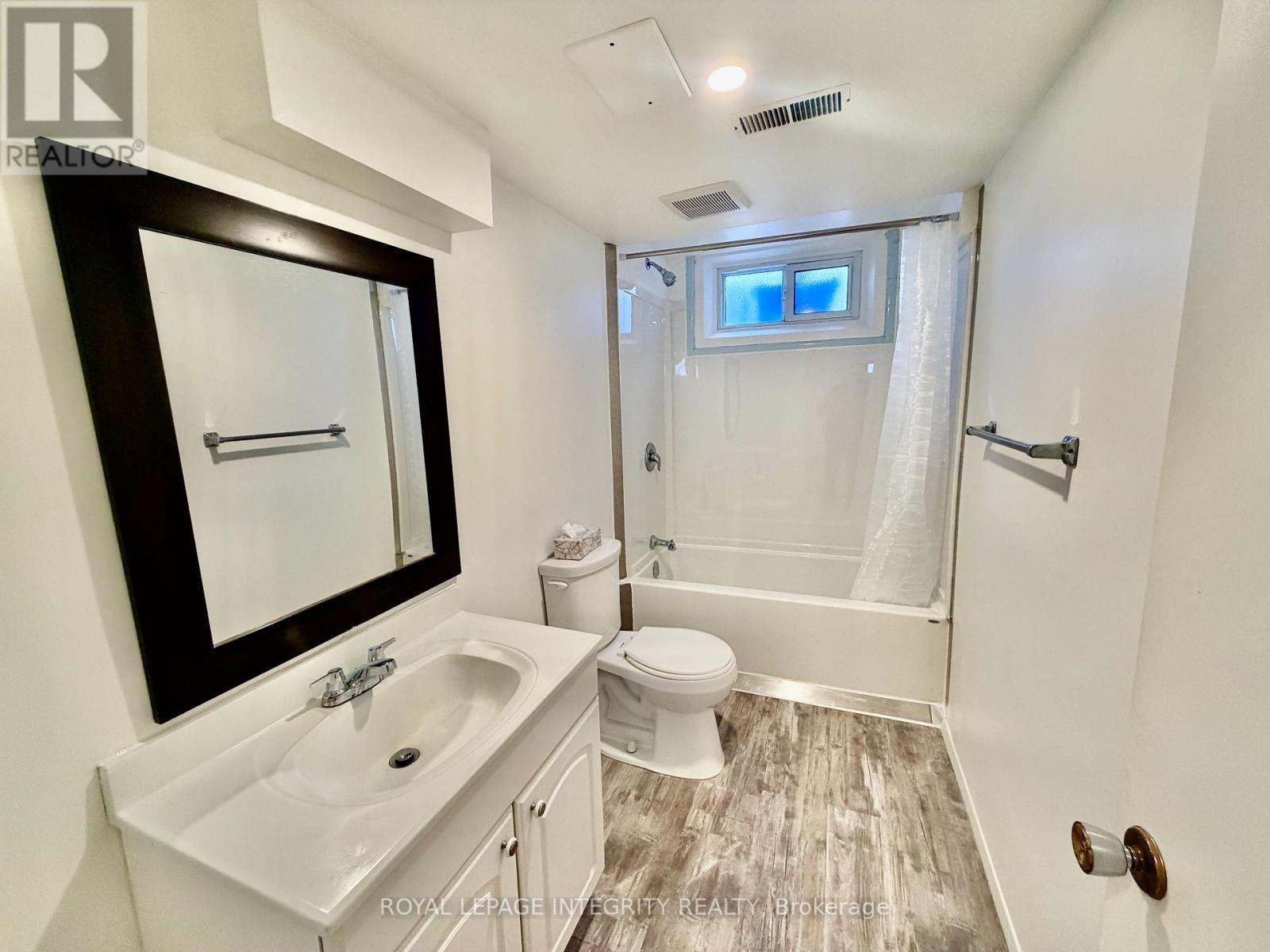 B - 2175 Martha Avenue, Ottawa, Ontario  K1G 1K6 - Photo 10 - X12813452