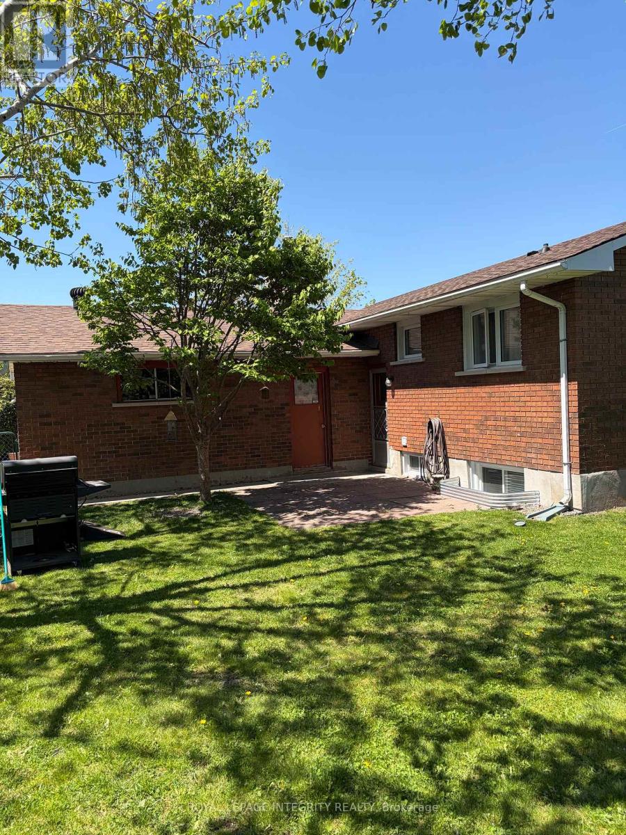 B - 2175 Martha Avenue, Ottawa, Ontario  K1G 1K6 - Photo 13 - X12813452