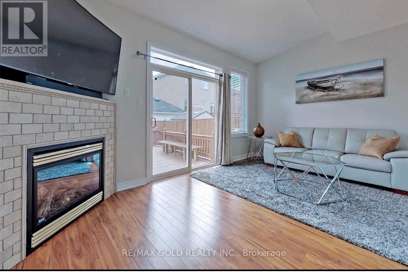 60 Swales Crescent, Brampton, Ontario  L6R 0H7 - Photo 2 - W13144348