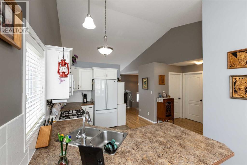 10 Hawthorne Way, Penhold, Alberta  T0M 1R0 - Photo 13 - A2292117